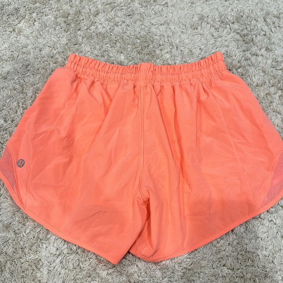 Lululemon Hotty Hot Shorts - Picture 2 of 3